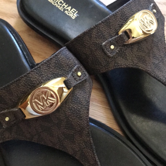 Michael Kors Monogram Sandals Sz 9.5 - Picture 2 of 15